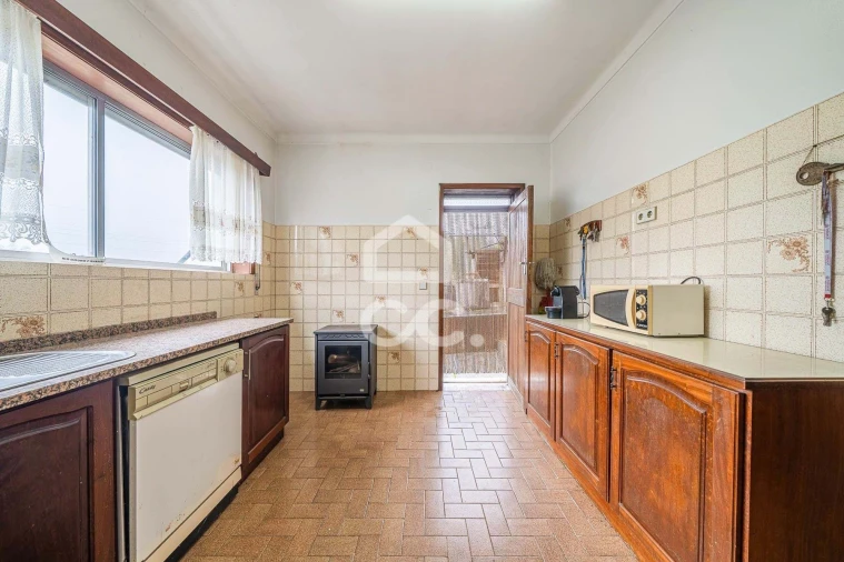 Moradia T5 para Venda em Santa Marinha e São Pedro da Afurada Foto 10