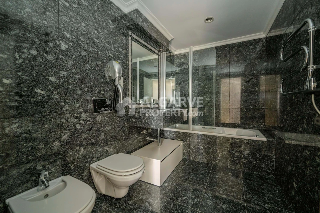 Apartamento T2 para Venda em Quarteira Foto 17