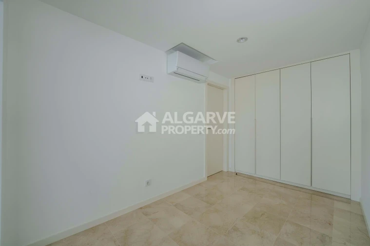 Apartamento T2 para Venda em Quarteira Foto 12