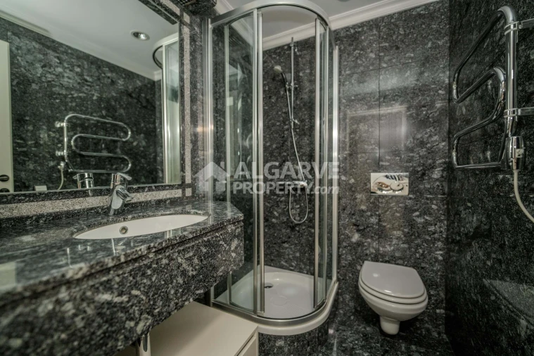 Apartamento T2 para Venda em Quarteira Foto 5