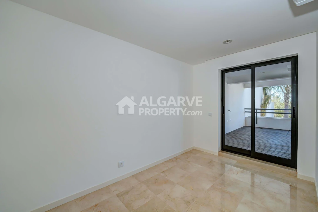 Apartamento T2 para Venda em Quarteira Foto 11