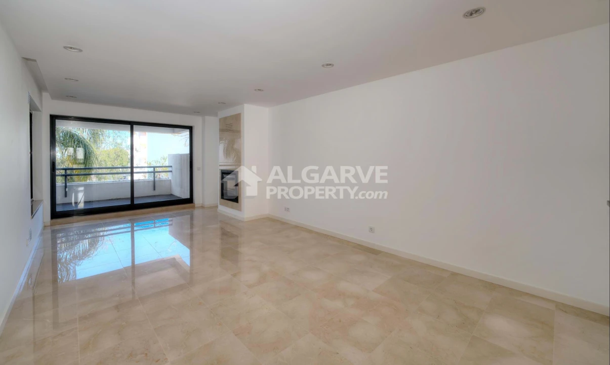 Apartamento T2 para Venda em Quarteira Foto 2