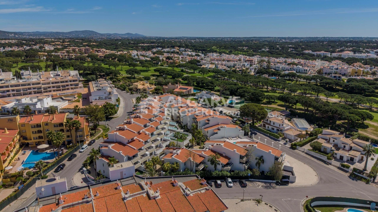 Apartamento T2 para Venda em Quarteira Foto 30