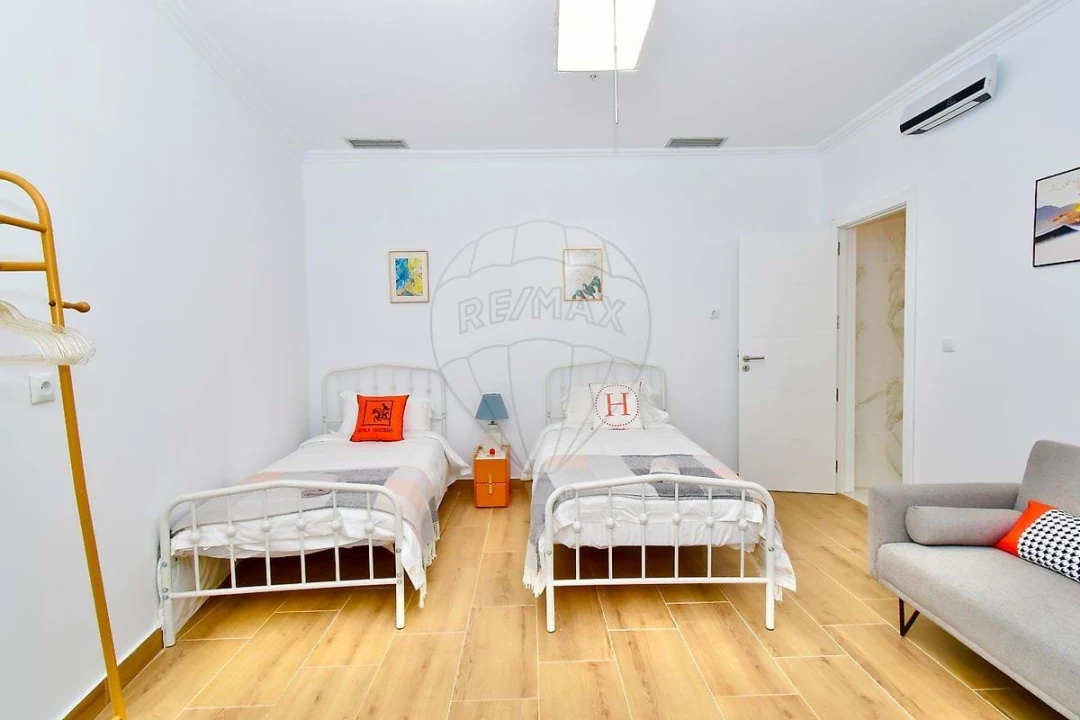 Moradia T13 para Venda em Alcabideche Foto 14