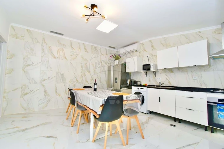 Moradia T13 para Venda em Alcabideche Foto 11