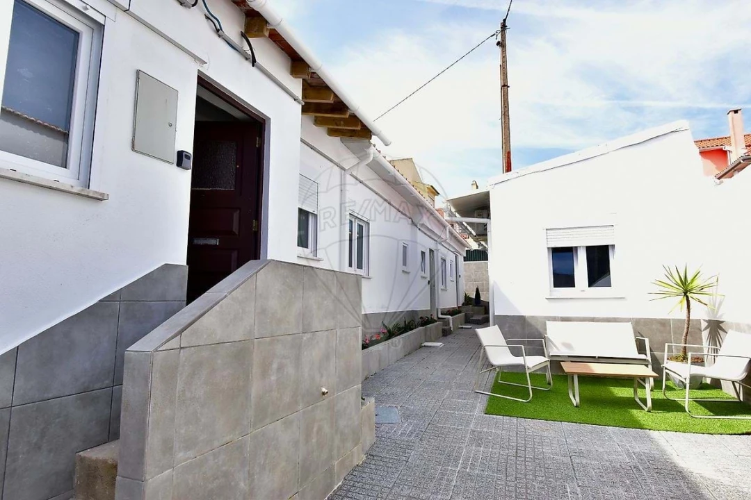 Moradia T13 para Venda em Alcabideche Foto 2