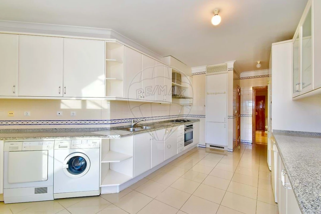 Apartamento T4 para Venda em Cascais e Estoril Foto 13