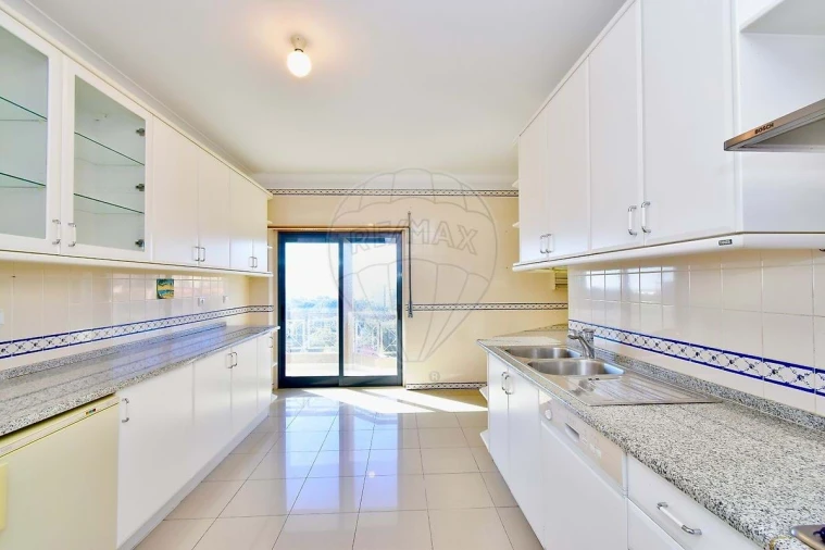 Apartamento T4 para Venda em Cascais e Estoril Foto 11