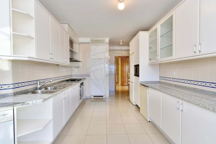 Apartamento T4 para Venda em Cascais e Estoril Foto 12
