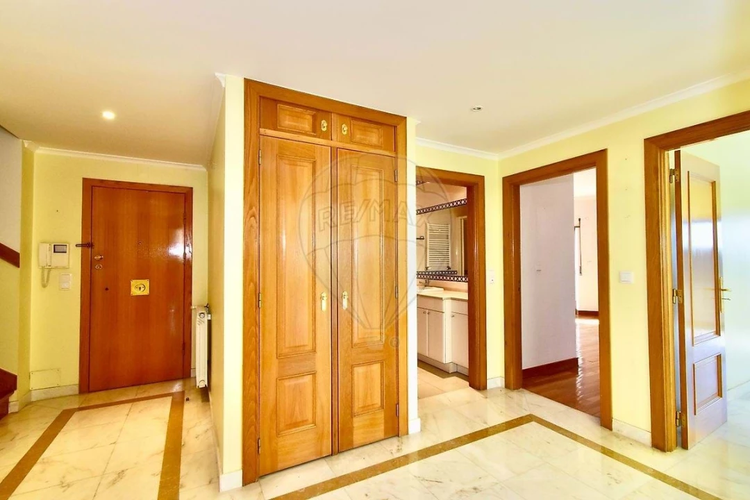 Apartamento T4 para Venda em Cascais e Estoril Foto 3
