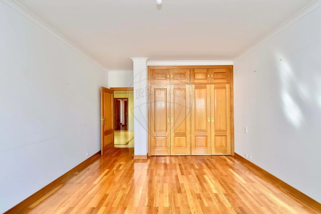 Apartamento T4 para Venda em Cascais e Estoril Foto 16