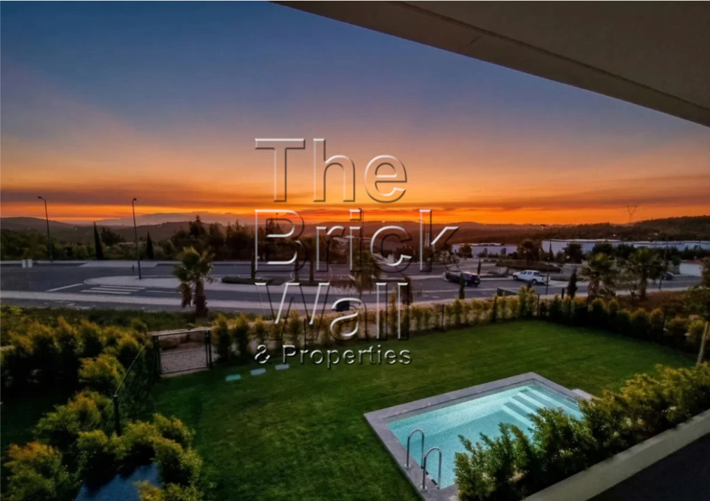 Apartamento T3 para Venda em Agualva e Mira-Sintra Foto 1