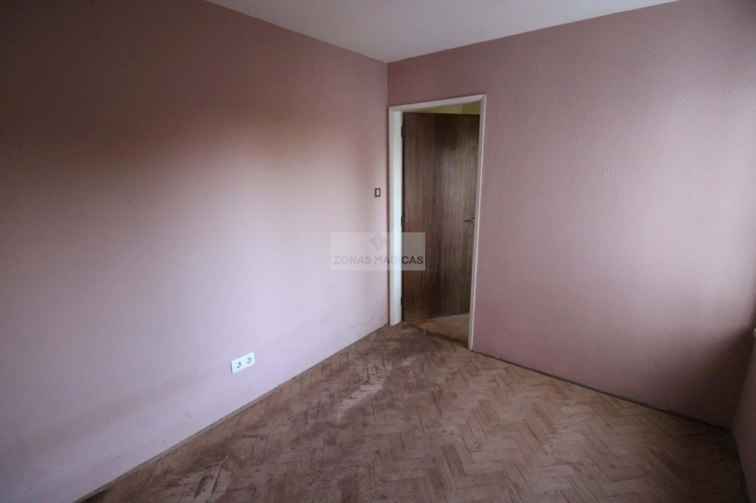 Moradia T4 para Venda em Lagos (São Sebastião e Santa Maria) Foto 24