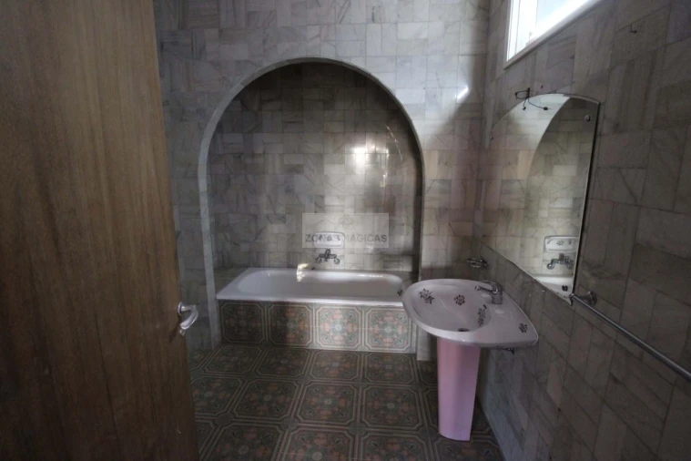 Moradia T4 para Venda em Lagos (São Sebastião e Santa Maria) Foto 64