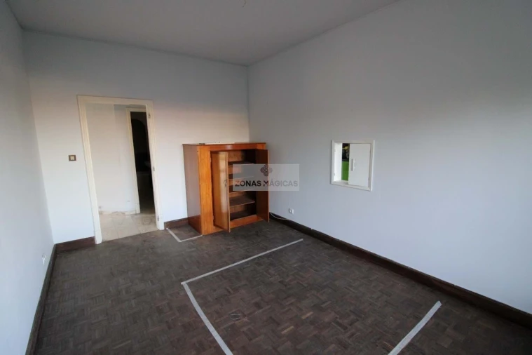 Moradia T4 para Venda em Lagos (São Sebastião e Santa Maria) Foto 42