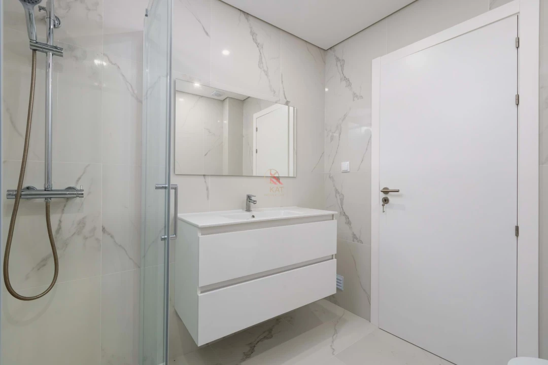 Apartamento T2 para Venda em Olhão Foto 5