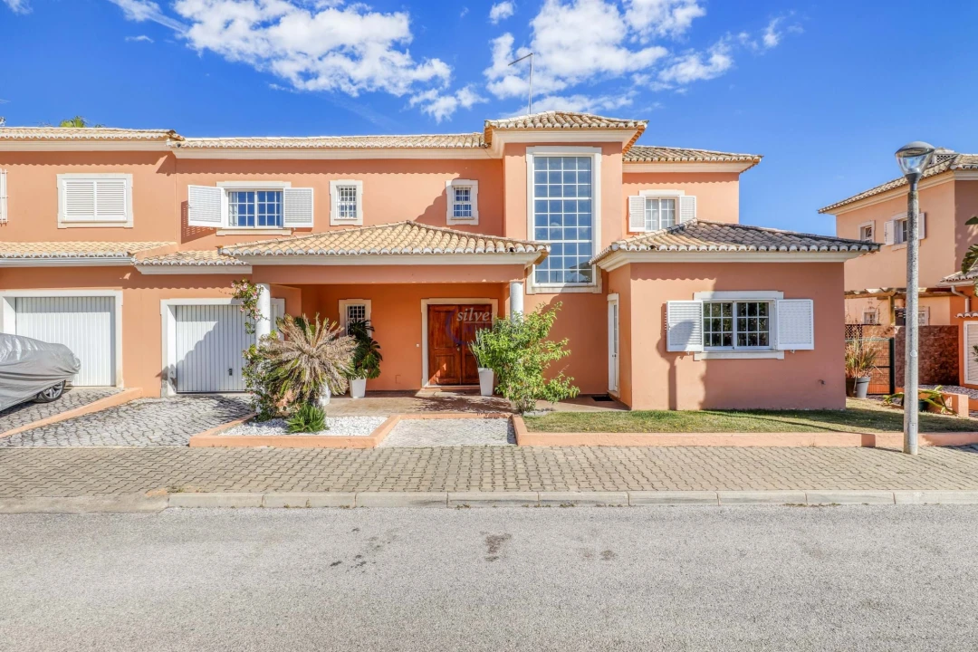 Moradia T3 para Venda em Quarteira Foto 29