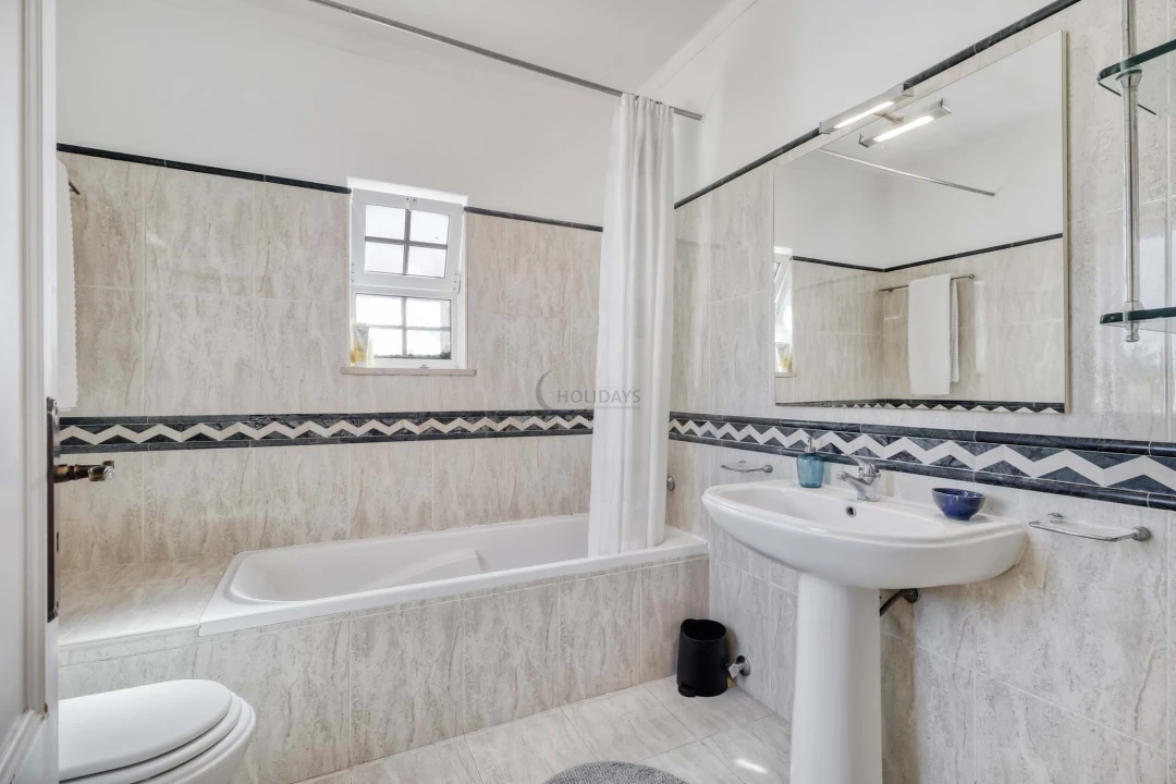 Moradia T3 para Venda em Quarteira Foto 12