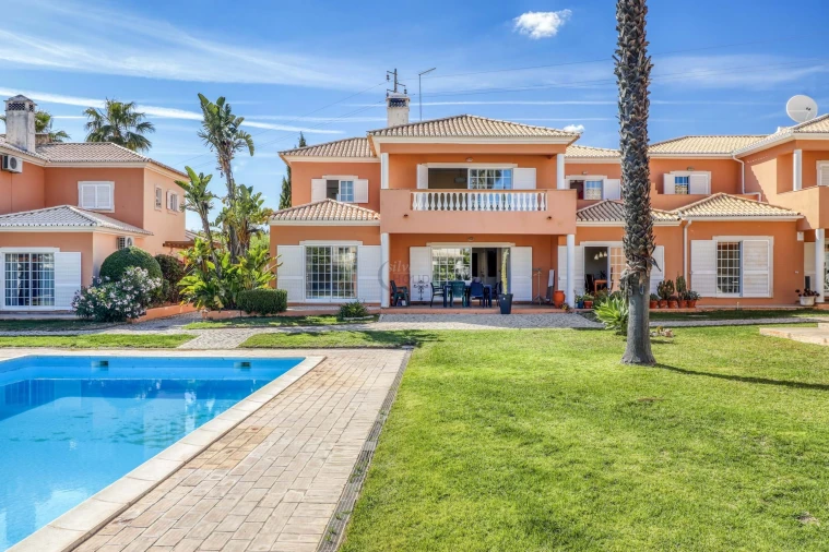 Moradia T3 para Venda em Quarteira Foto 27