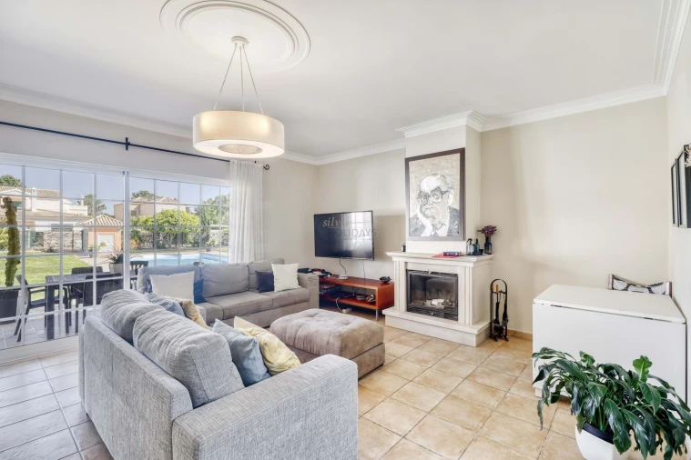 Moradia T3 para Venda em Quarteira Foto 3