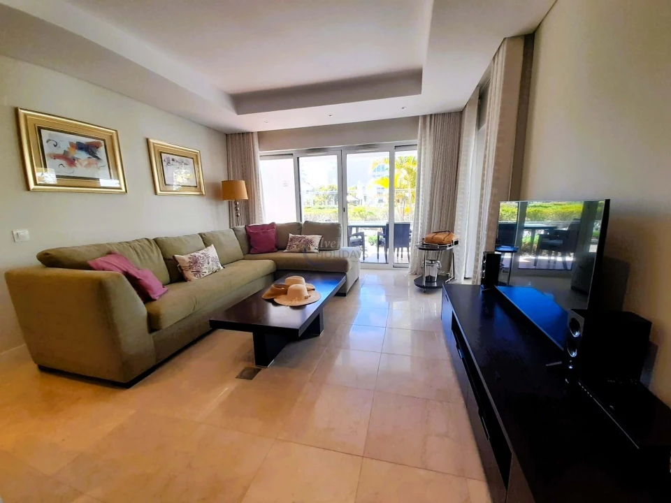 Apartamento T2 para Venda em Quarteira Foto 3