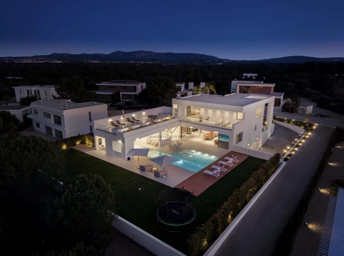 Moradia T6 para Venda em Quinta do Conde Foto 3