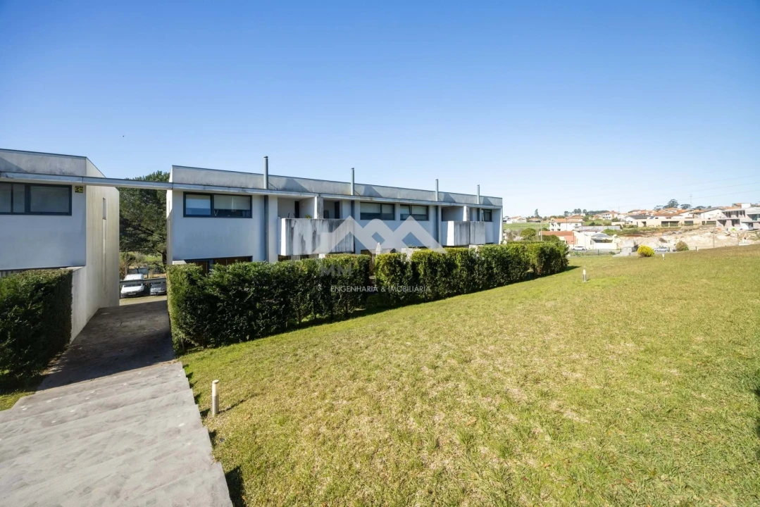 Moradia T3 para Venda em Castêlo da Maia Foto 27