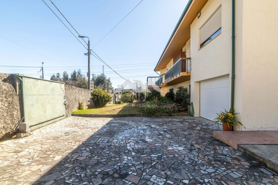 Moradia T5 para Venda em Santa Marinha e São Pedro da Afurada Foto 29