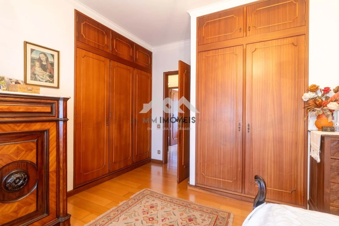 Moradia T5 para Venda em Santa Marinha e São Pedro da Afurada Foto 40