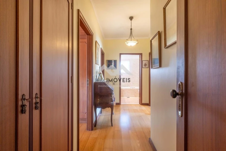 Moradia T5 para Venda em Santa Marinha e São Pedro da Afurada Foto 43