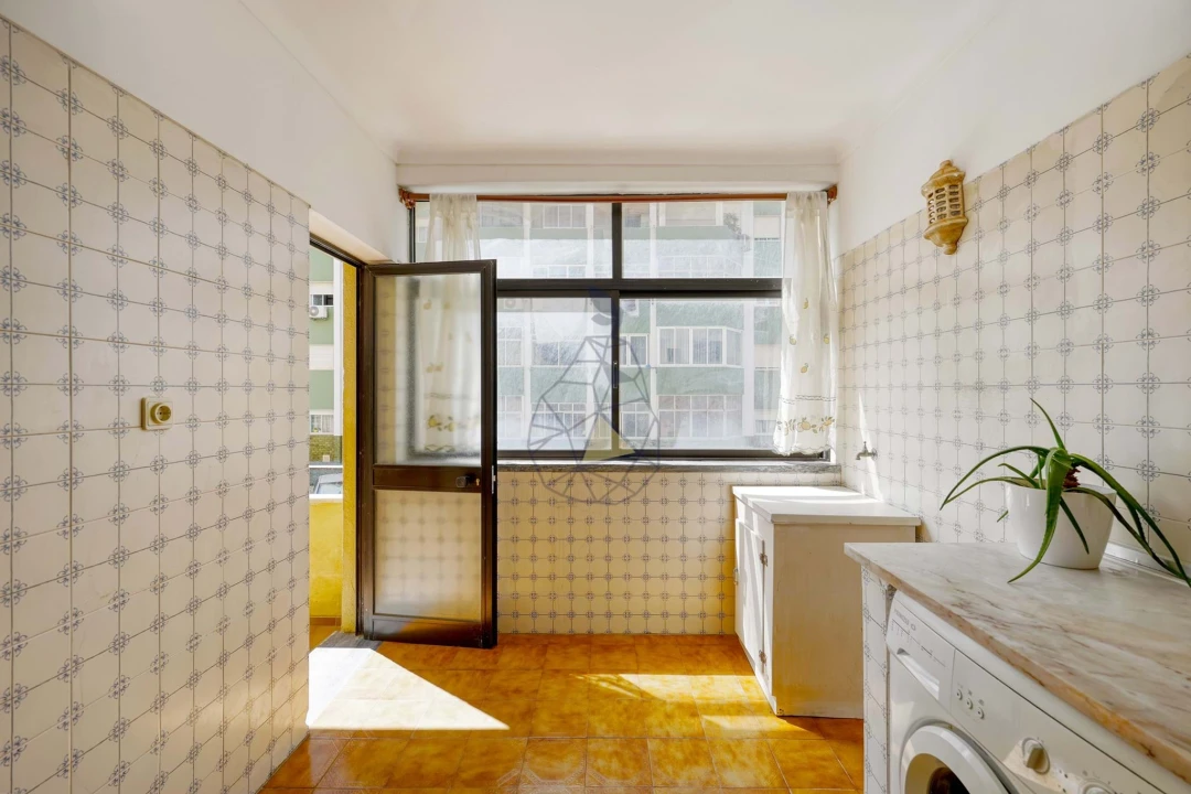 Apartamento T2 para Venda em Portimão Foto 8