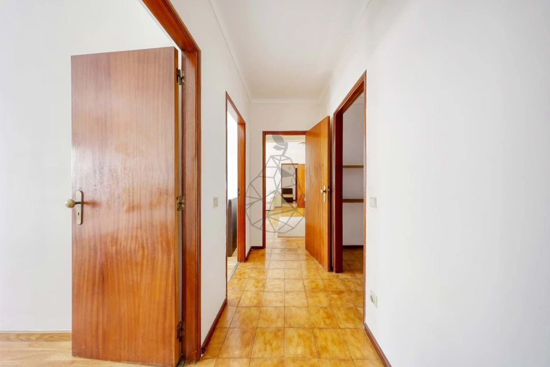 Apartamento T2 para Venda em Portimão Foto 32