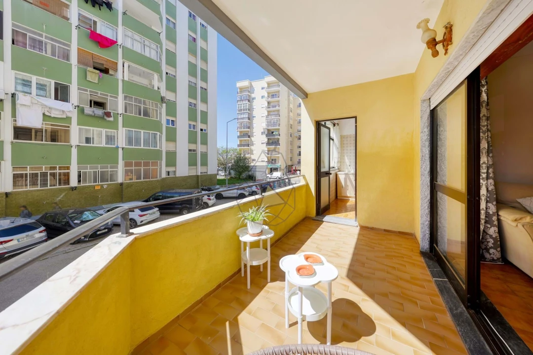 Apartamento T2 para Venda em Portimão Foto 11