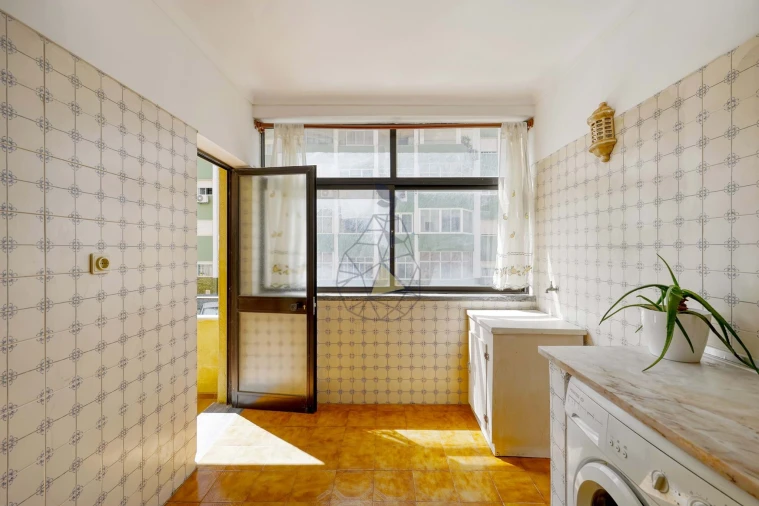 Apartamento T2 para Venda em Portimão Foto 8