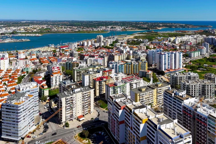 Apartamento T2 para Venda em Portimão Foto 4