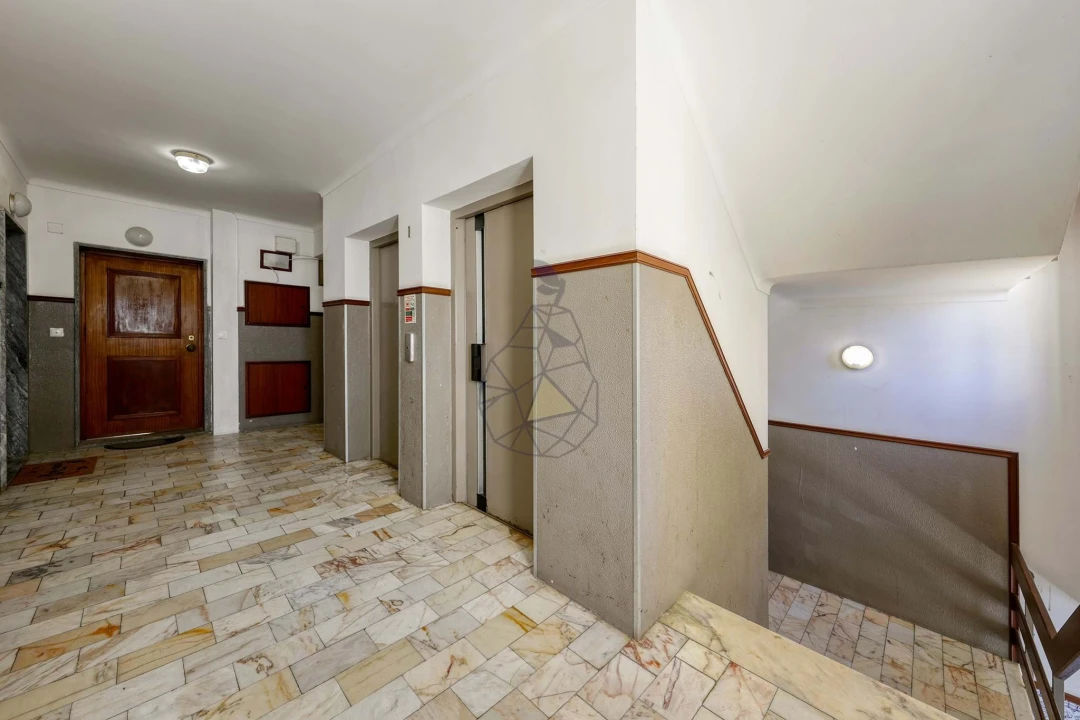 Apartamento T2 para Venda em Portimão Foto 37