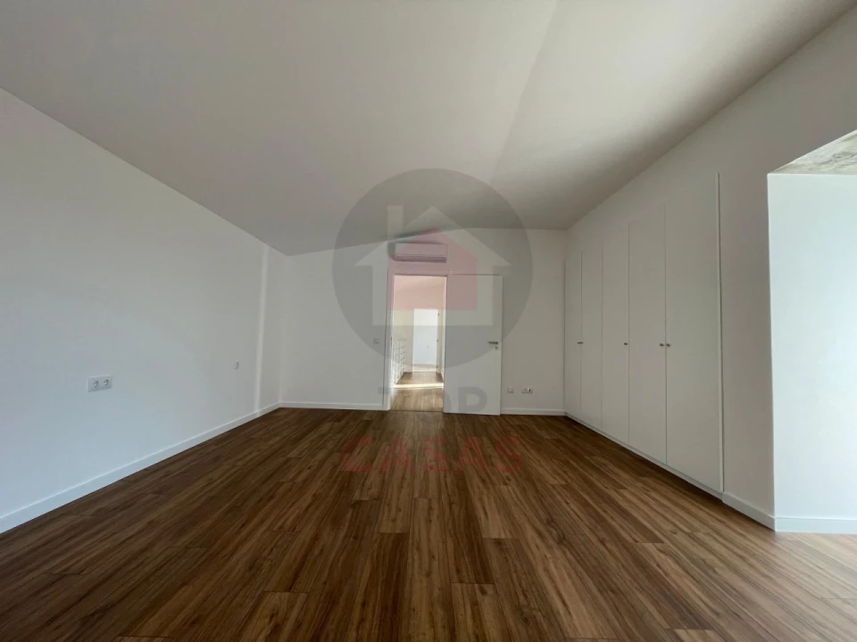 Moradia T5 para Venda em Carvalhal Foto 55