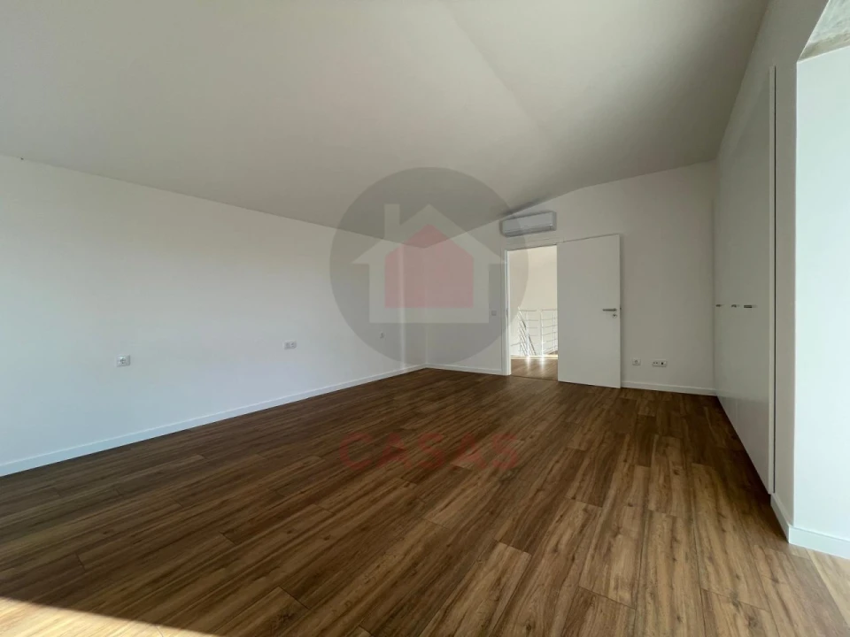 Moradia T5 para Venda em Carvalhal Foto 56