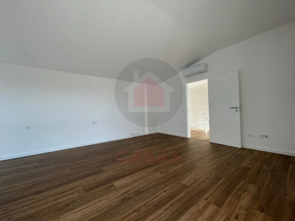 Moradia T5 para Venda em Carvalhal Foto 57