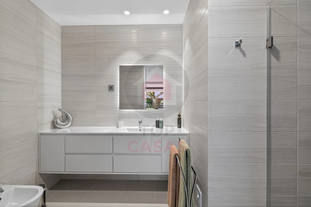 Moradia T5 para Venda em Nadadouro Foto 14