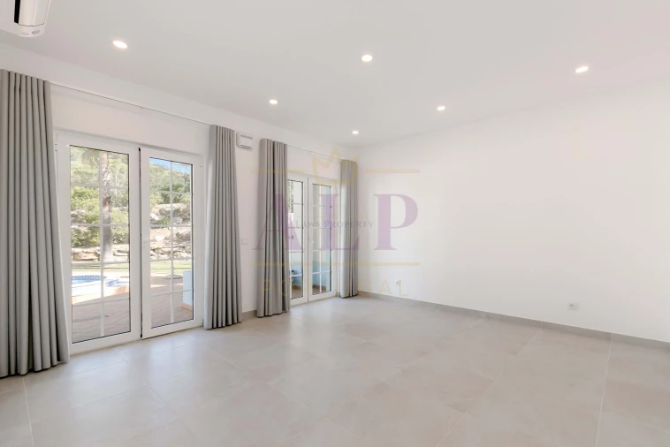 Moradia T3 para Venda em Budens Foto 4