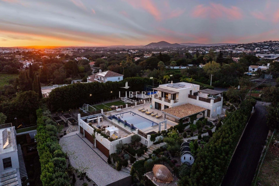 Moradia T4 para Venda em Almancil Foto 42