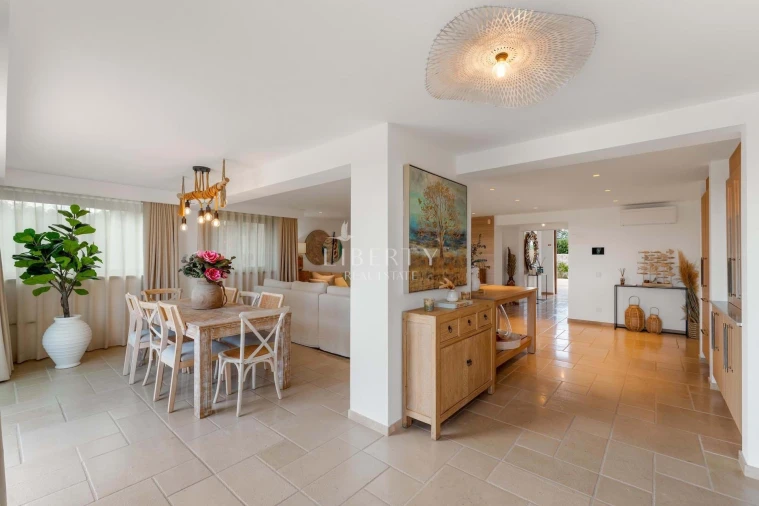 Moradia T4 para Venda em Almancil Foto 5