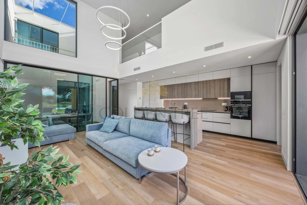 Moradia T2 para Venda em Quarteira Foto 4