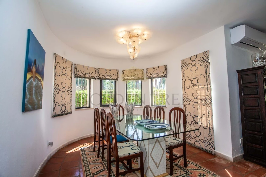 Moradia T4 para Venda em Almancil Foto 11