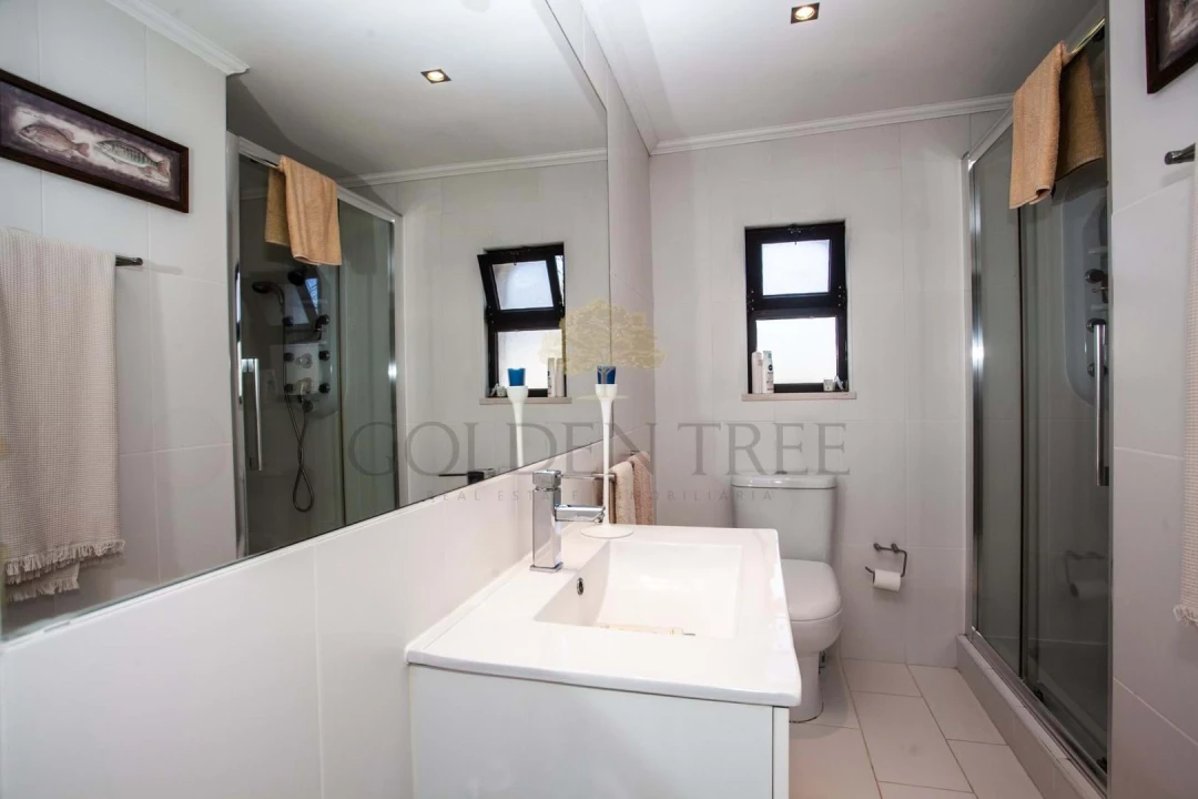 Moradia T4 para Venda em Almancil Foto 22