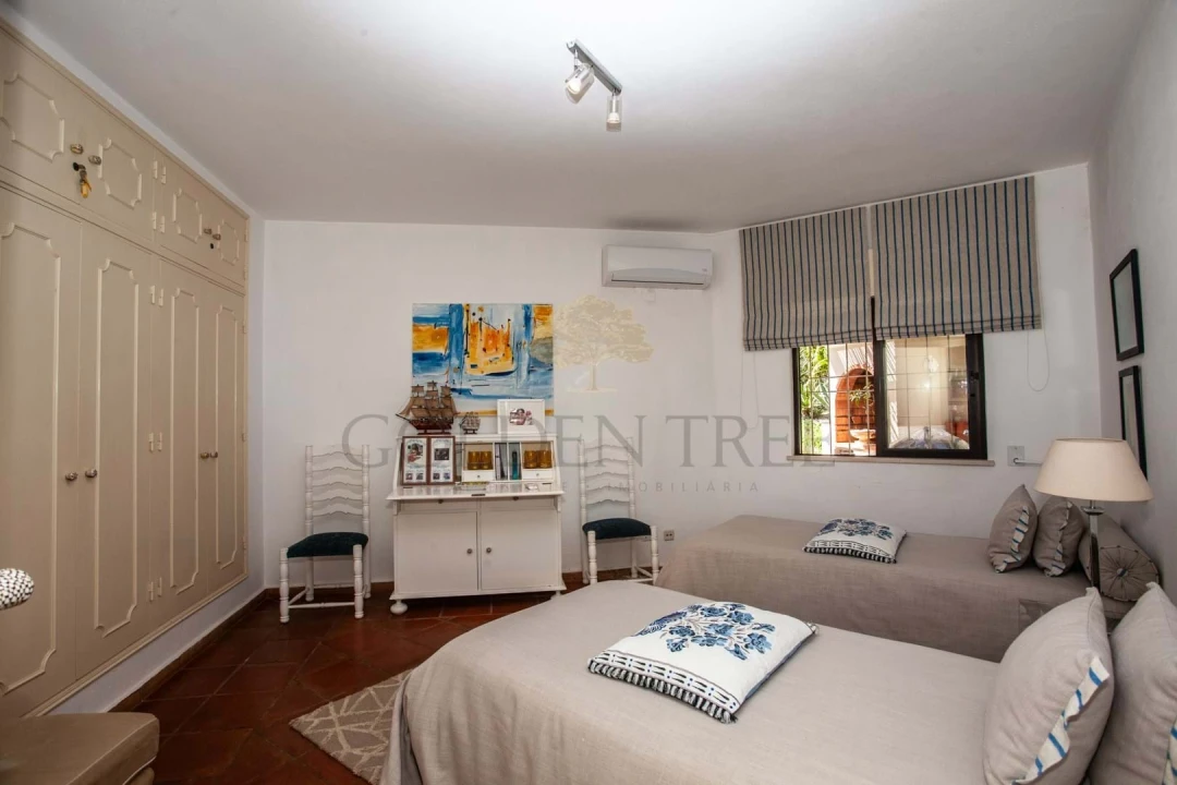 Moradia T4 para Venda em Almancil Foto 18