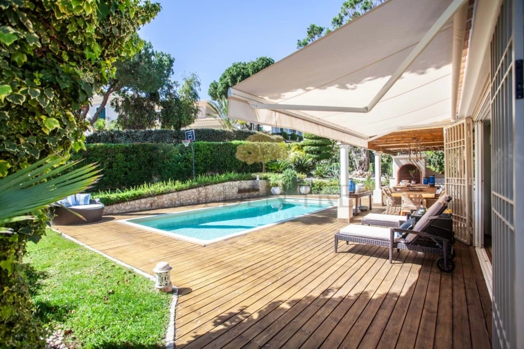 Moradia T4 para Venda em Almancil Foto 5