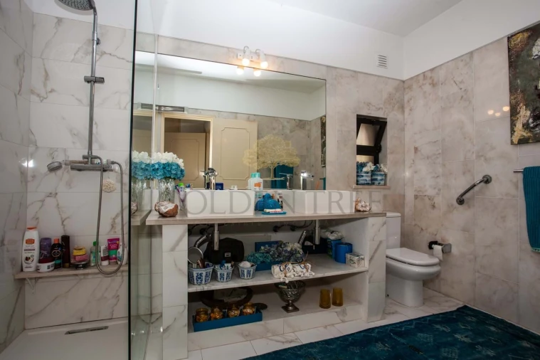 Moradia T4 para Venda em Almancil Foto 19