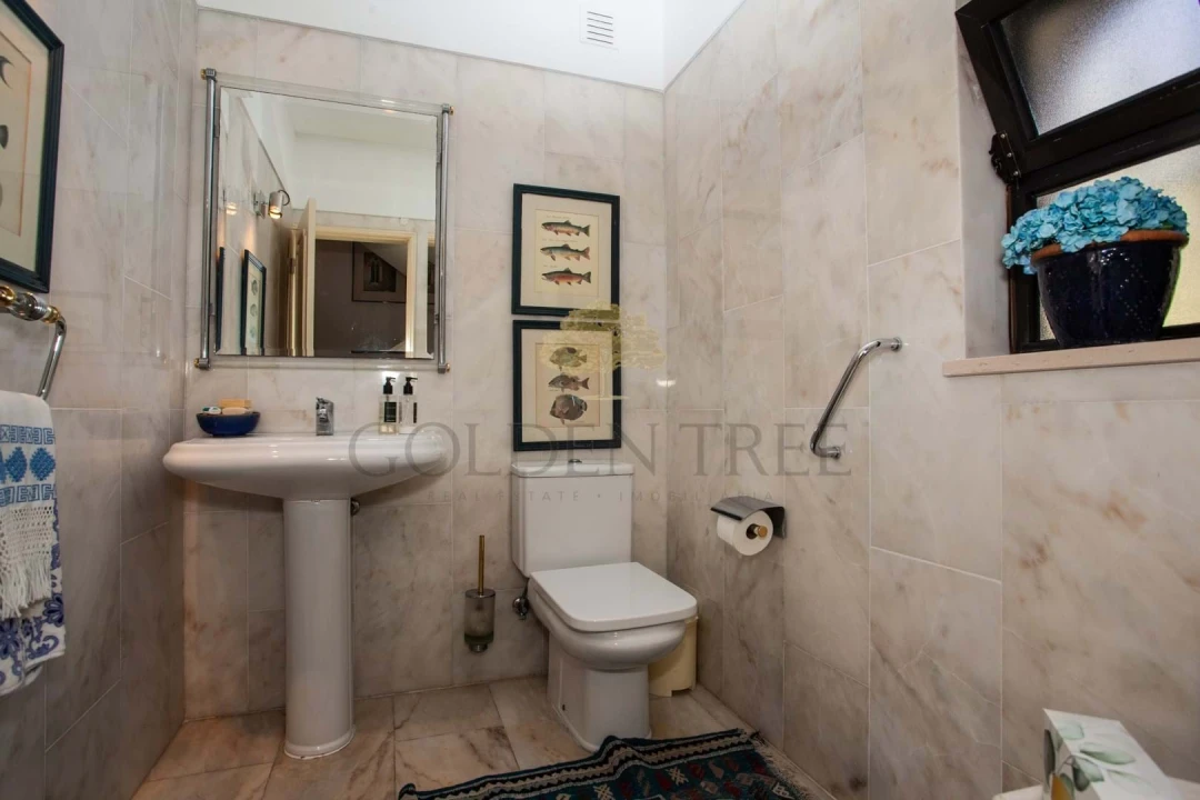 Moradia T4 para Venda em Almancil Foto 17